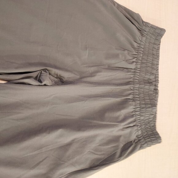 Vuori Villa Wide Leg Pants M Dark Oregano (Green) Short 25-26" Inseam - Picture 6 of 8